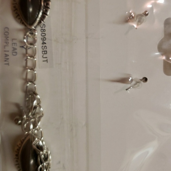 Necklace and earring set - Picture 3 of 3